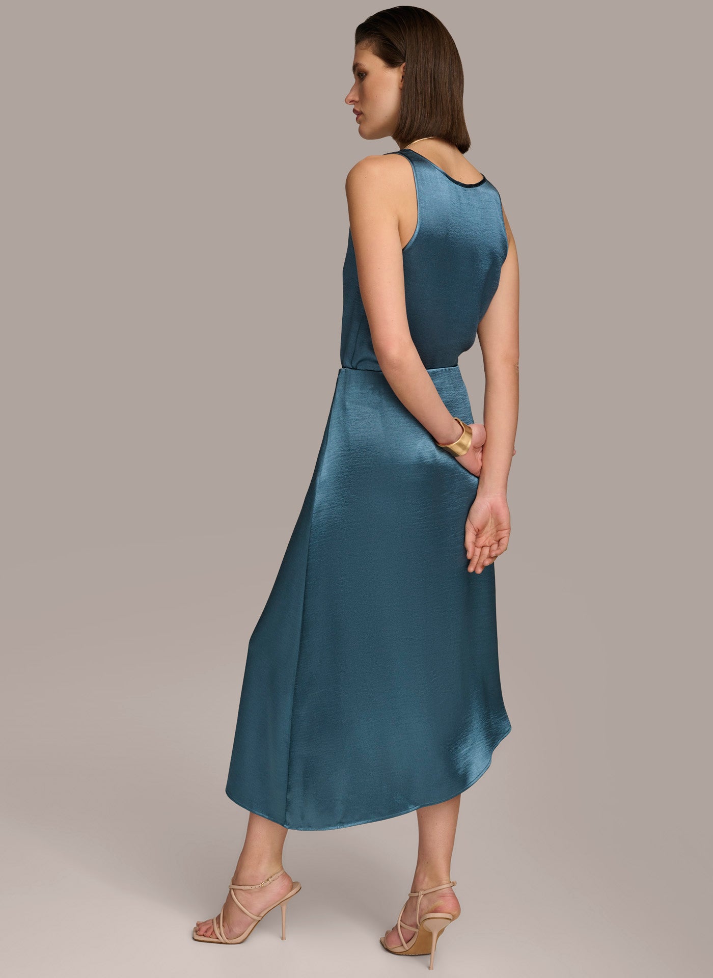 (image for) ELEGANT ASYMMETRICAL FLARE HEM SKIRT